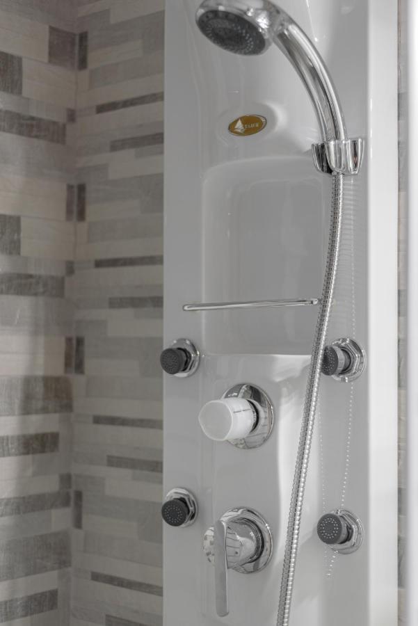 Acropolis Deluxe Apartment Atina Dış mekan fotoğraf